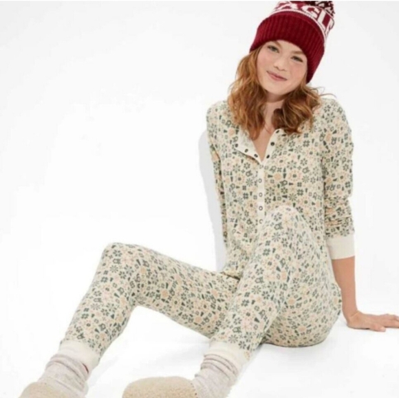 New American Eagle Thermal Waffle Relaxed Fit Onesie Snowflake Size Small - Picture 1 of 3